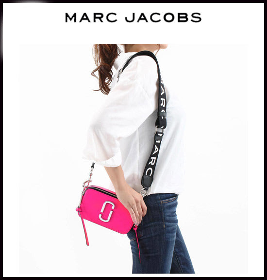 マークジェイコブス　MARC JACOBS  SNAPSHOT  Camera Bag　M0012007  M0014503  M0014146  【BRIGHT　PINK】